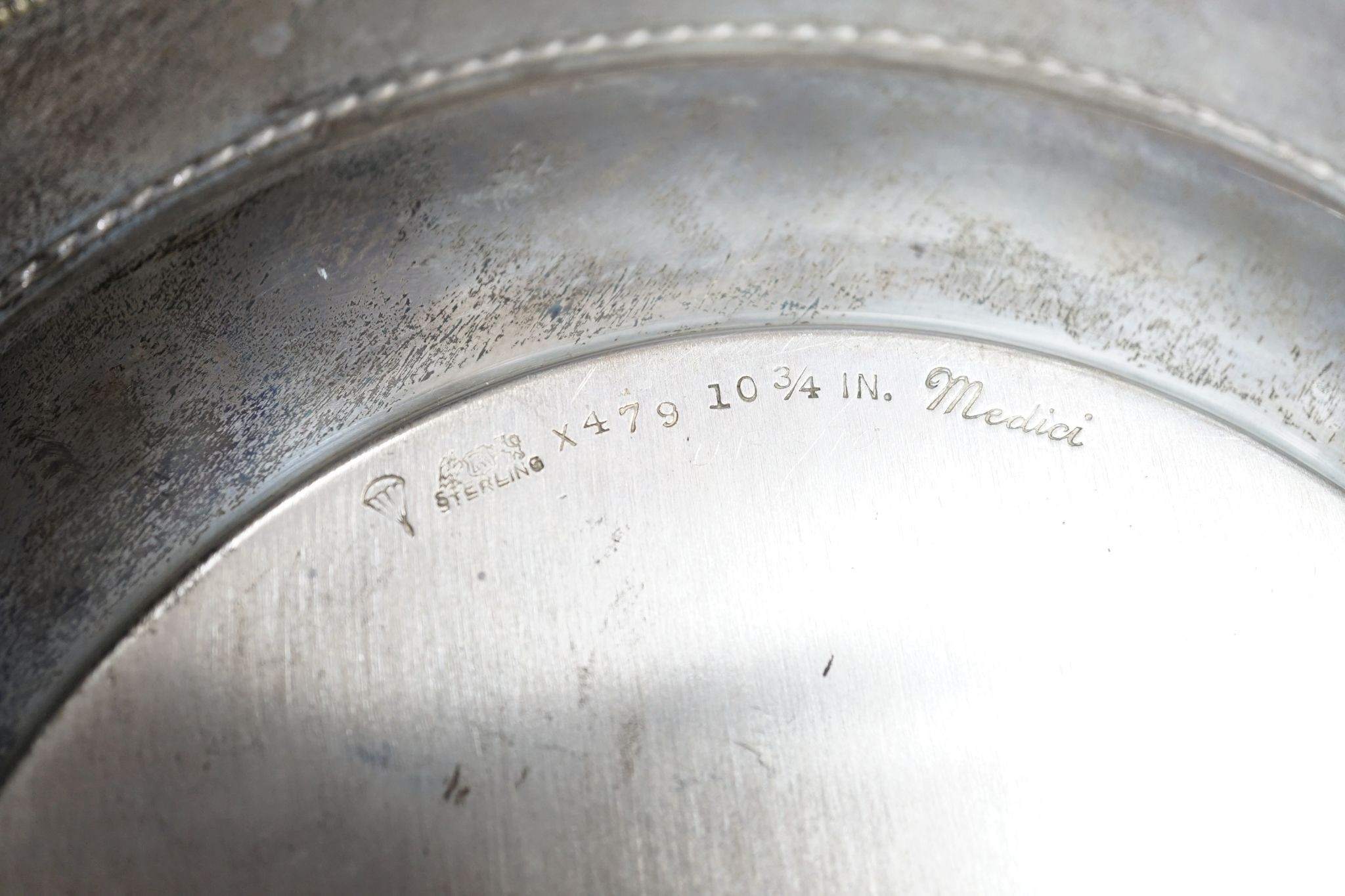 An American sterling 'Medici' dish, 27cm, 10oz.